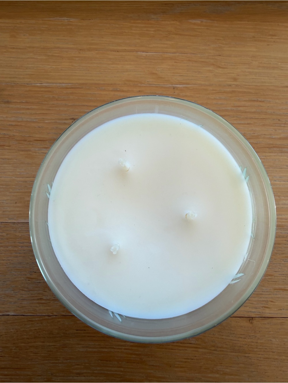 White Barn Sea Salt & Balsam Scented 3 Wick Candle - Cream - Picture 2 of 3